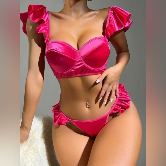 Hot Pink Lingerie Set - Picture 4 of 6